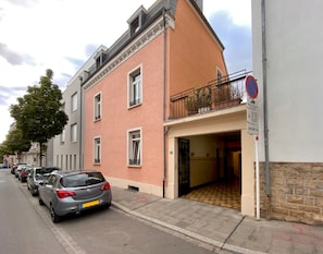 숙박 시설 정면