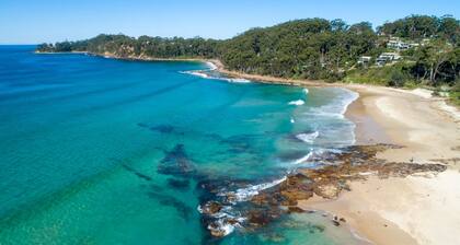 Sandy Feet Retreat 2 mins walk to the beach