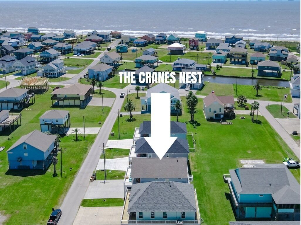 No Cleaning Fee! Quick Walk Beach, Grill + Tiki Bar!