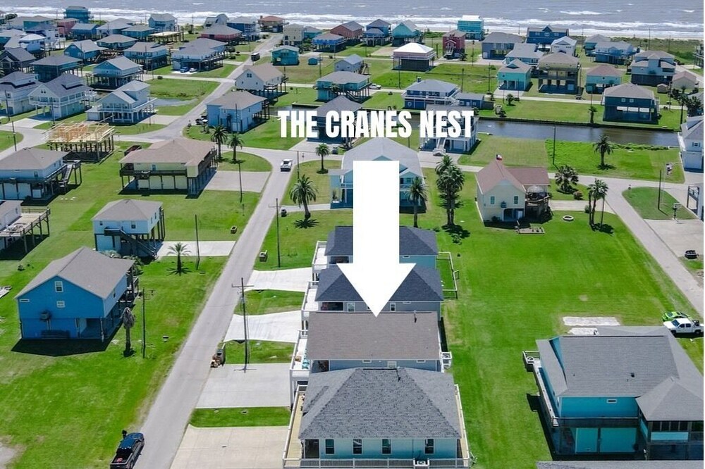 No Cleaning Fee! Quick Walk Beach, Grill + Tiki Bar!
