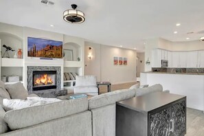 TV connectée, cheminée, chaßne hi-fi