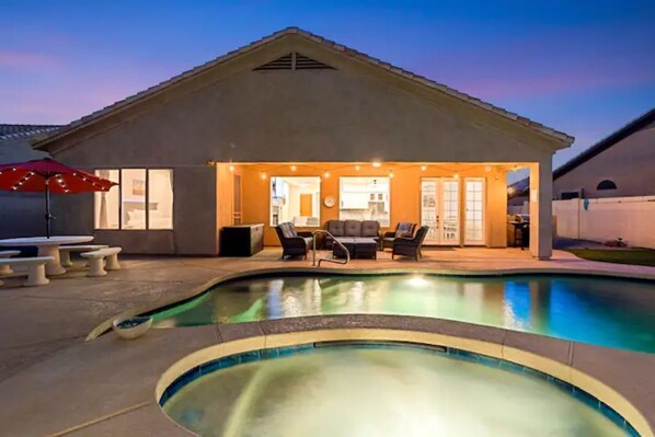 Piscine extérieure, piscine chauffée