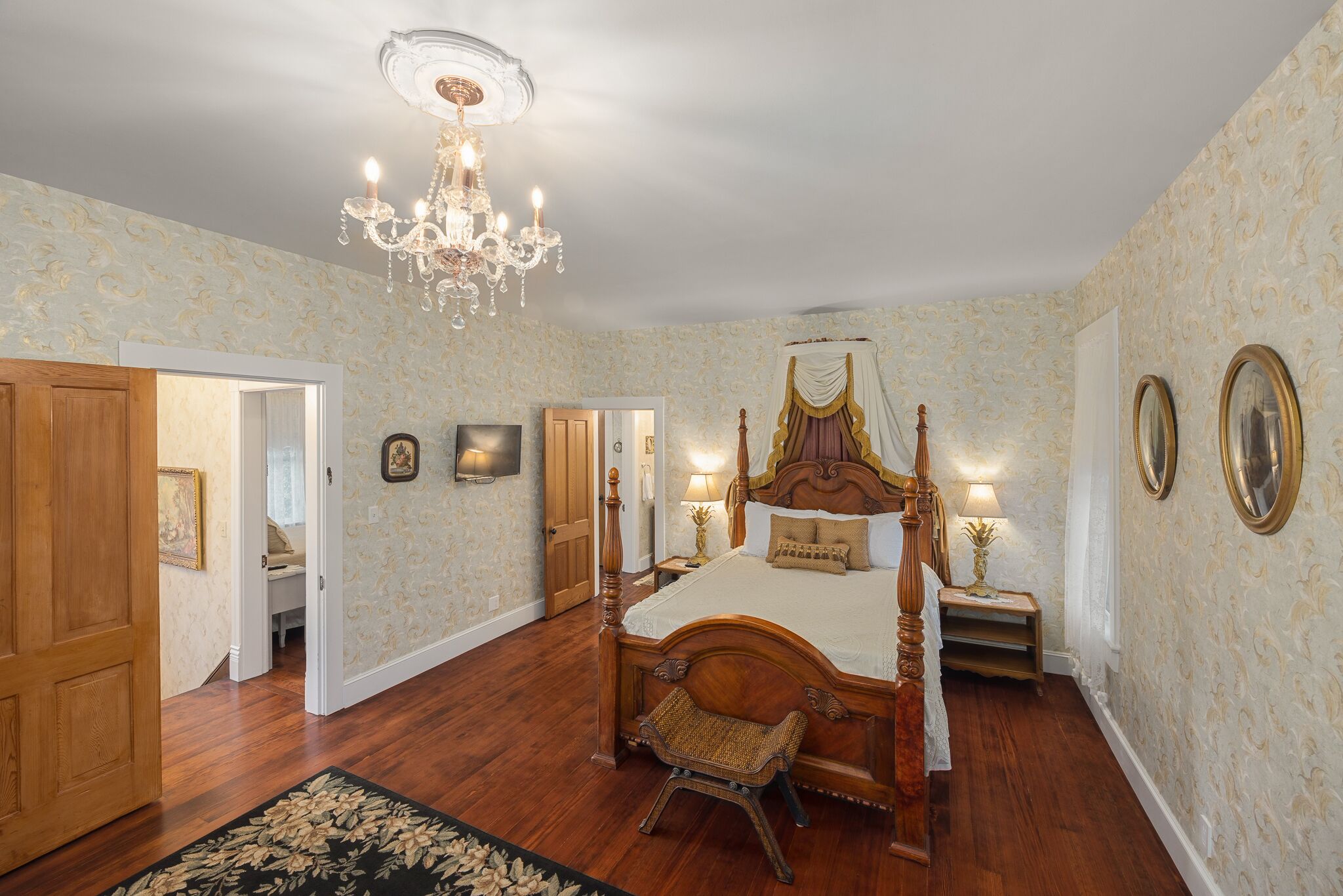 Goodspeed House-TWO ROOM PRIVATE SUITE-Historic Queen Anne on the Oregon Coast