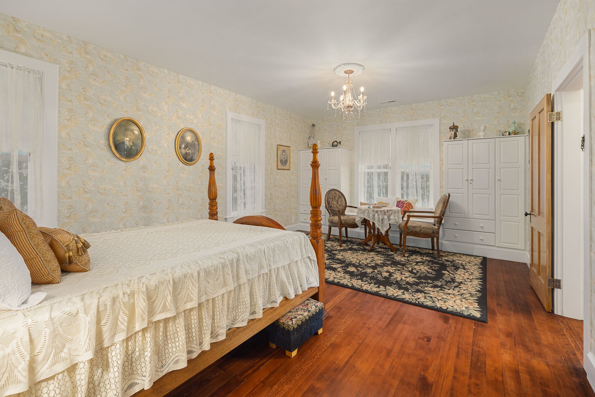 Goodspeed House-TWO ROOM PRIVATE SUITE-Historic Queen Anne on the Oregon Coast