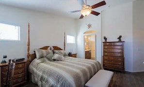 2 bedrooms, desk, free WiFi, bed sheets