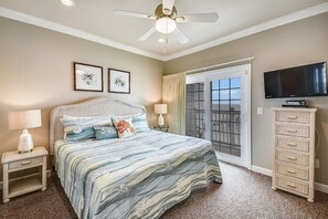 6 bedrooms, iron/ironing board, travel cot, free WiFi
