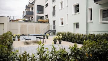 Grand Apartment | Courtyard view