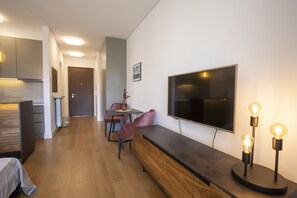 Tempur-Pedic beds, desk, blackout drapes, soundproofing - Belgrade Center Apartment Lux Residence (Belgrade)
