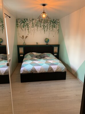 1 bedroom, free WiFi, bed sheets