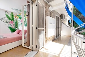 3 slaapkamers, een strijkplank/strijkijzer, gratis wifi, beddengoed