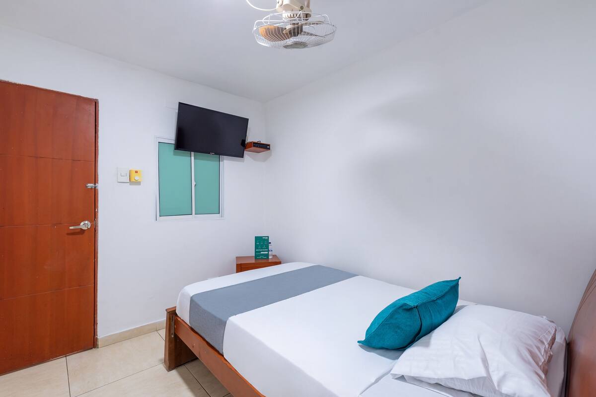 Ropa de cama hipoalergénica, wifi gratis, ropa de cama