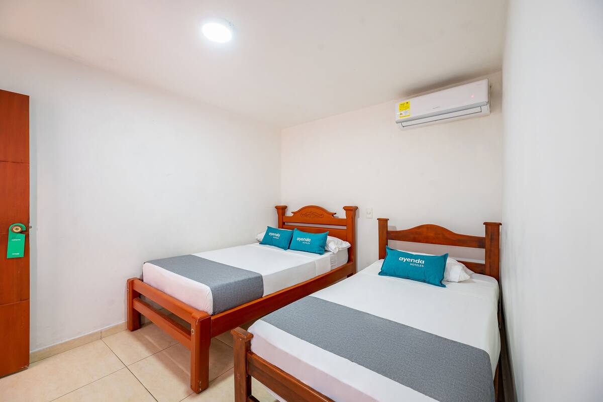 Habitación triple superior | Ropa de cama hipoalergénica, wifi gratis, ropa de cama