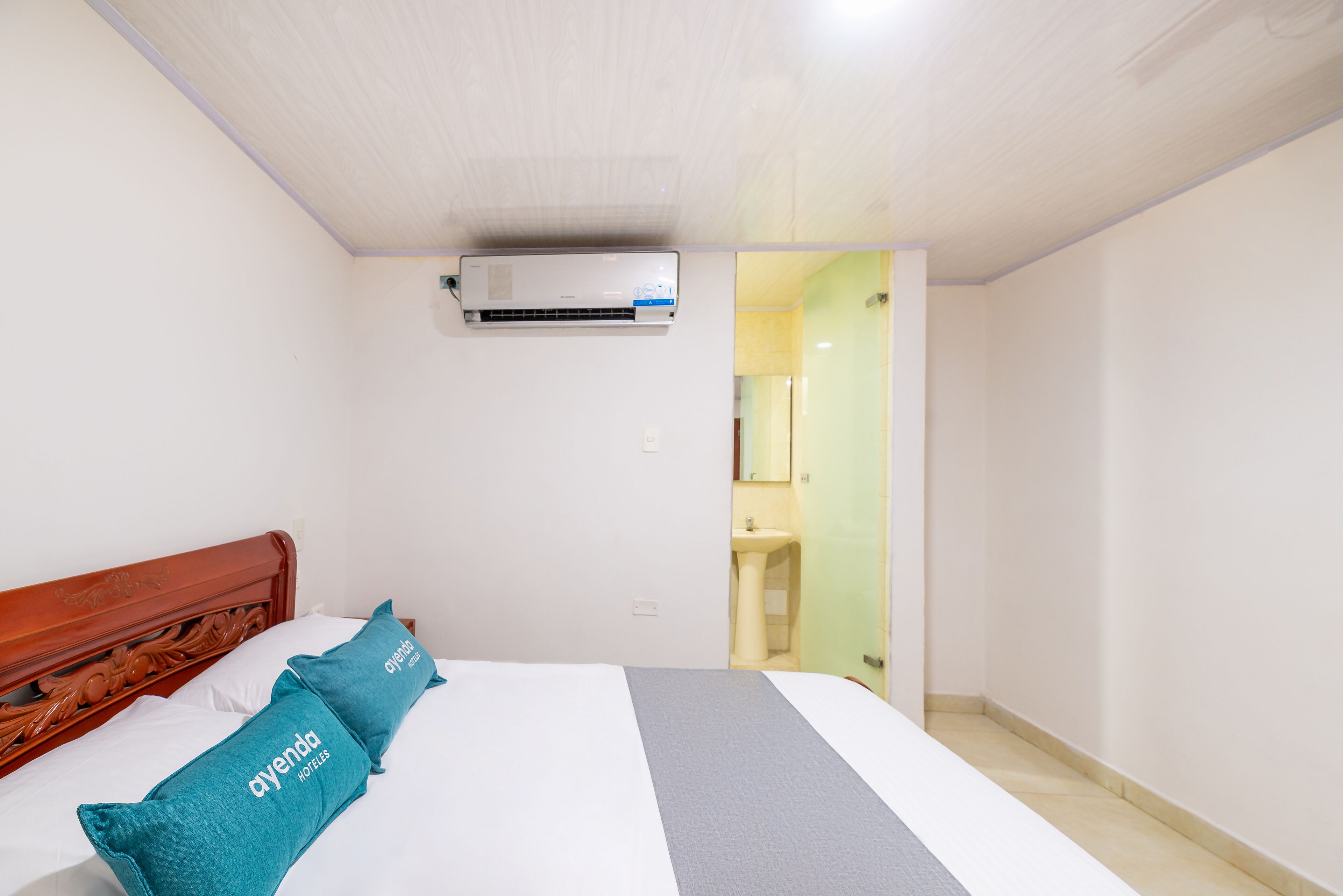 deluxe double room | hypo-allergenic bedding, free wifi, bed sheets