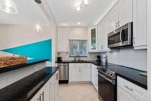 Frigorifero, microonde, forno, lavastoviglie