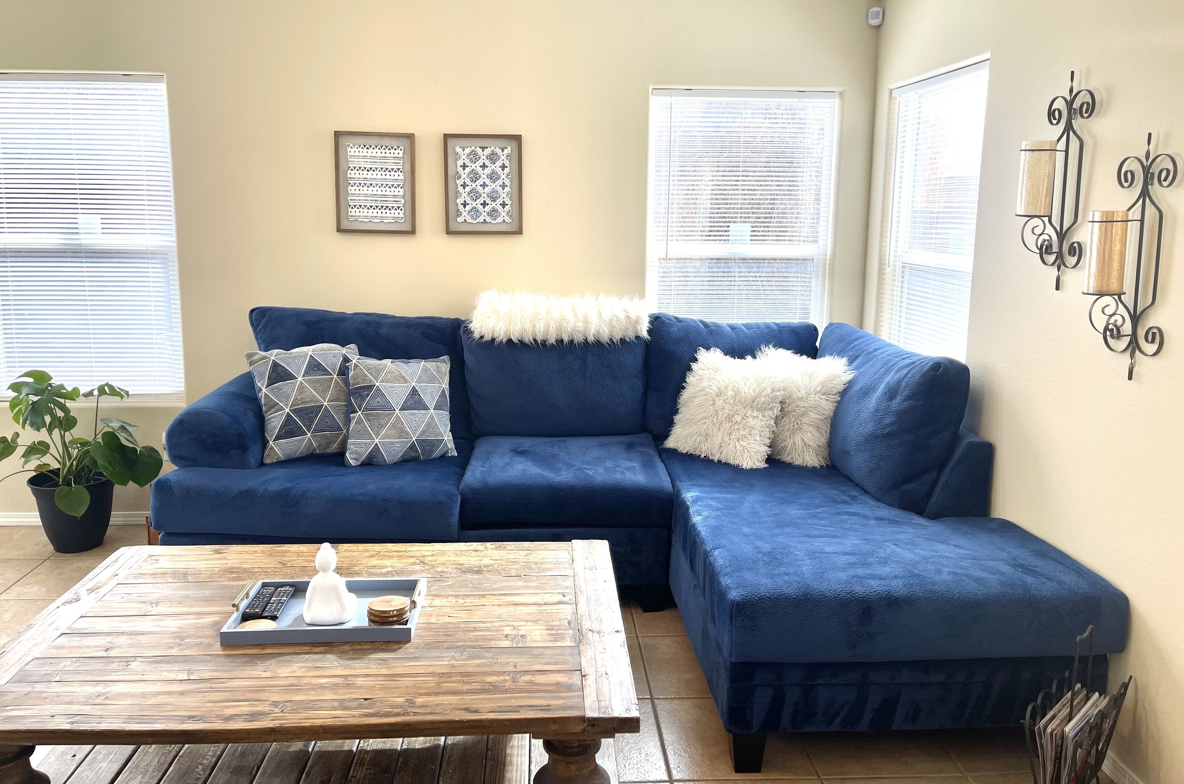 *New Listing* 3 BR townhouse with patio & garage- convenient location