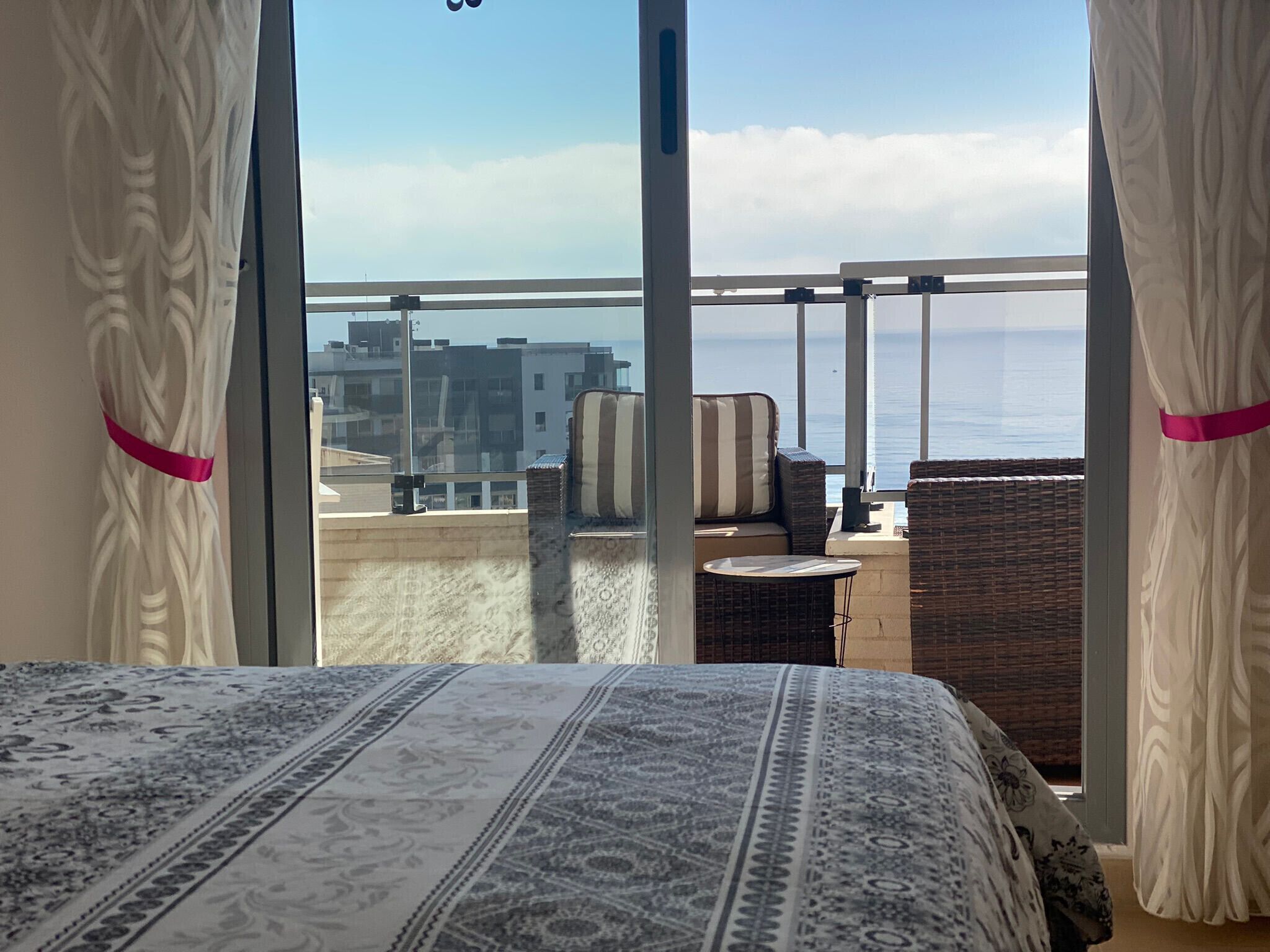 3 slaapkamers, een strijkplank/strijkijzer, gratis wifi, beddengoed