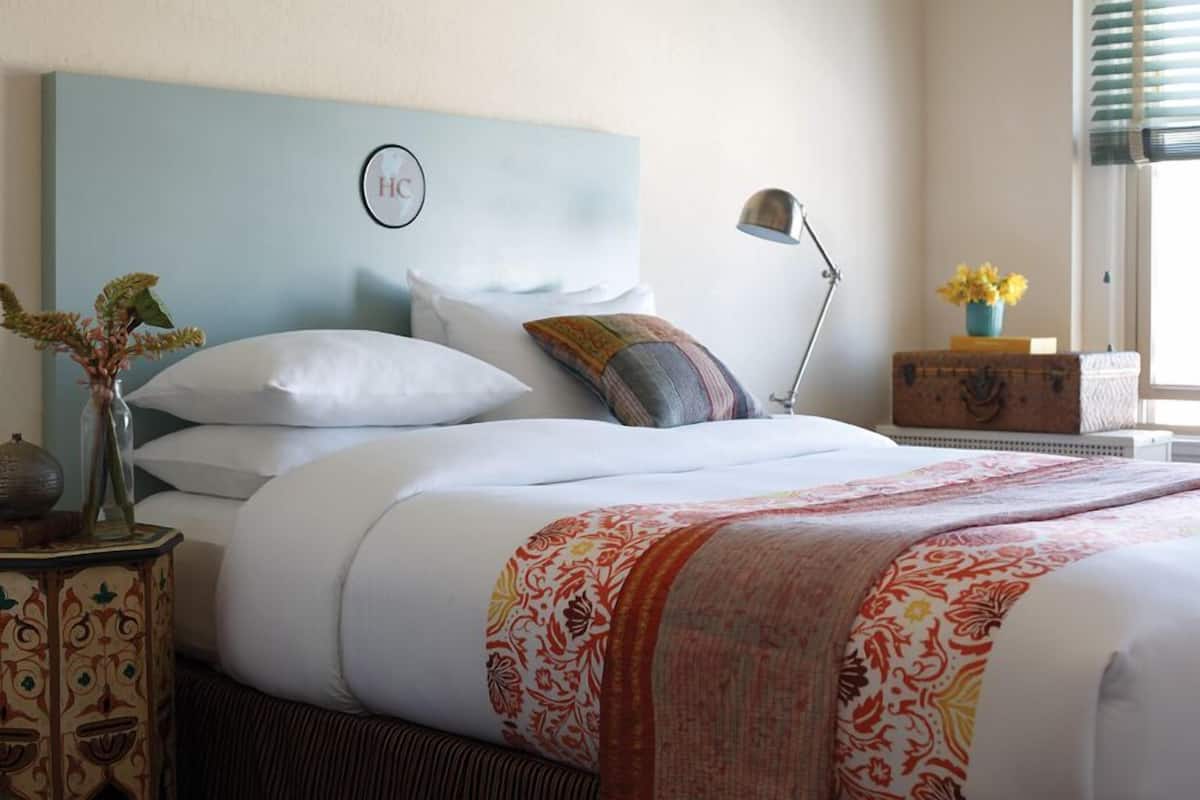 City kamer | Een strijkplank/strijkijzer, gratis wifi, beddengoed