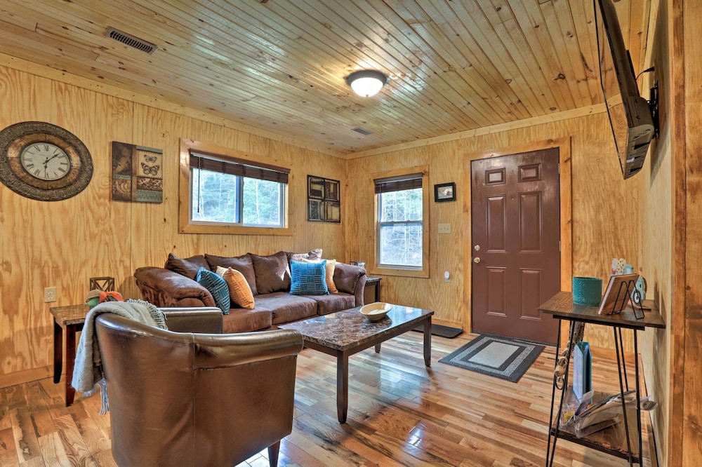 Cozy Creekside Cabin ~ 24 Mi to Red River!