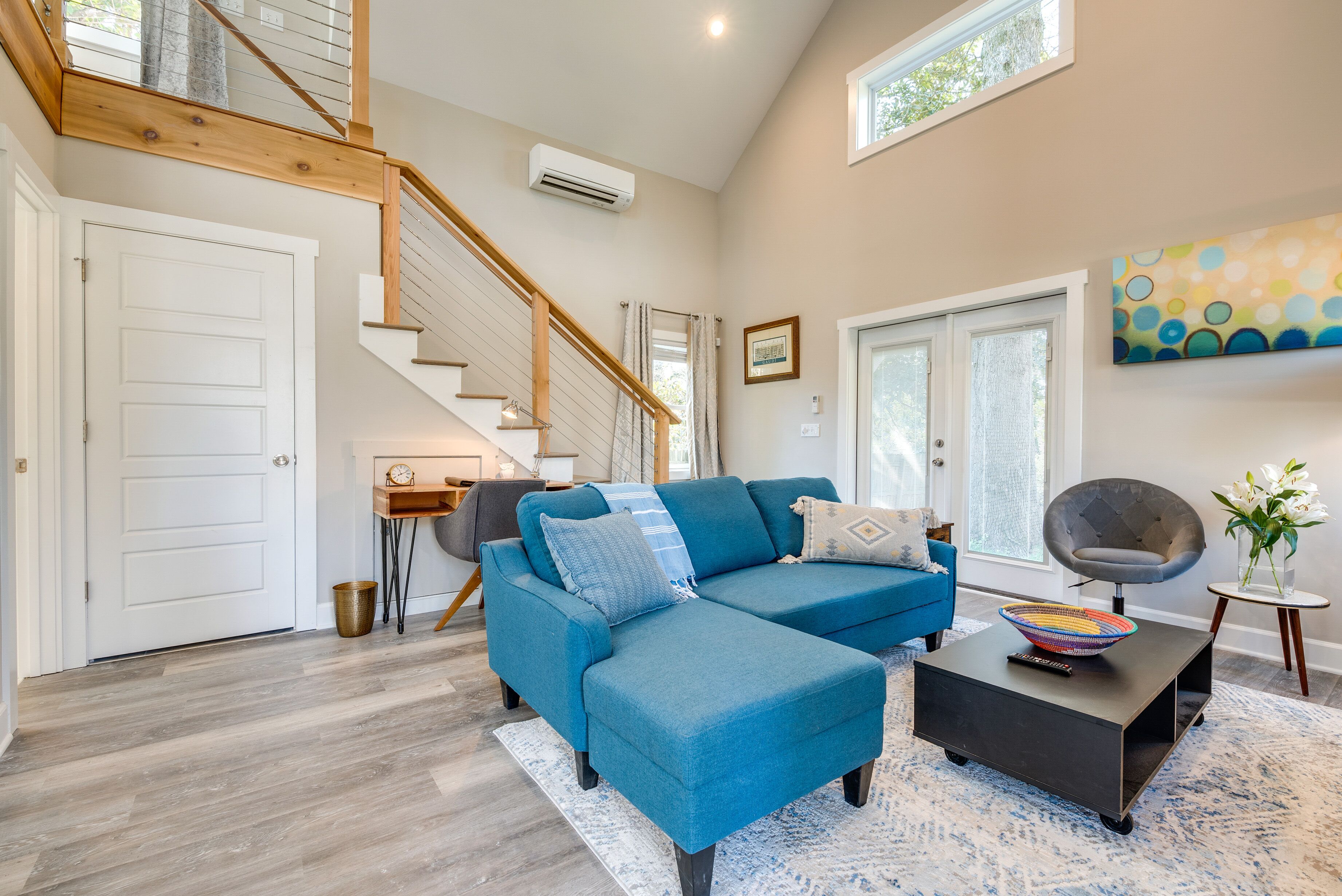 West Atlanta Craftsman Studio with Front Yard!