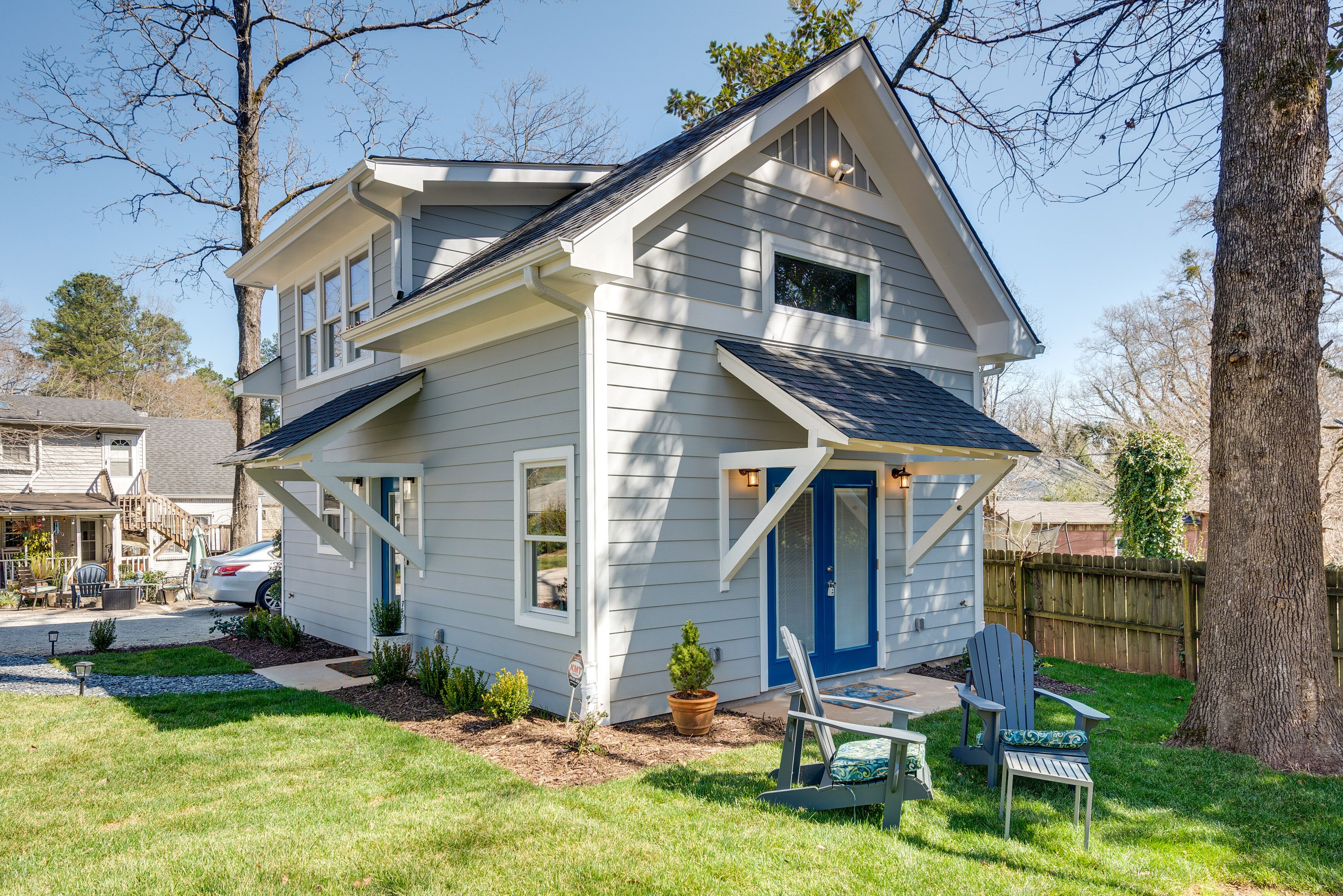 West Atlanta Craftsman Studio with Front Yard!
