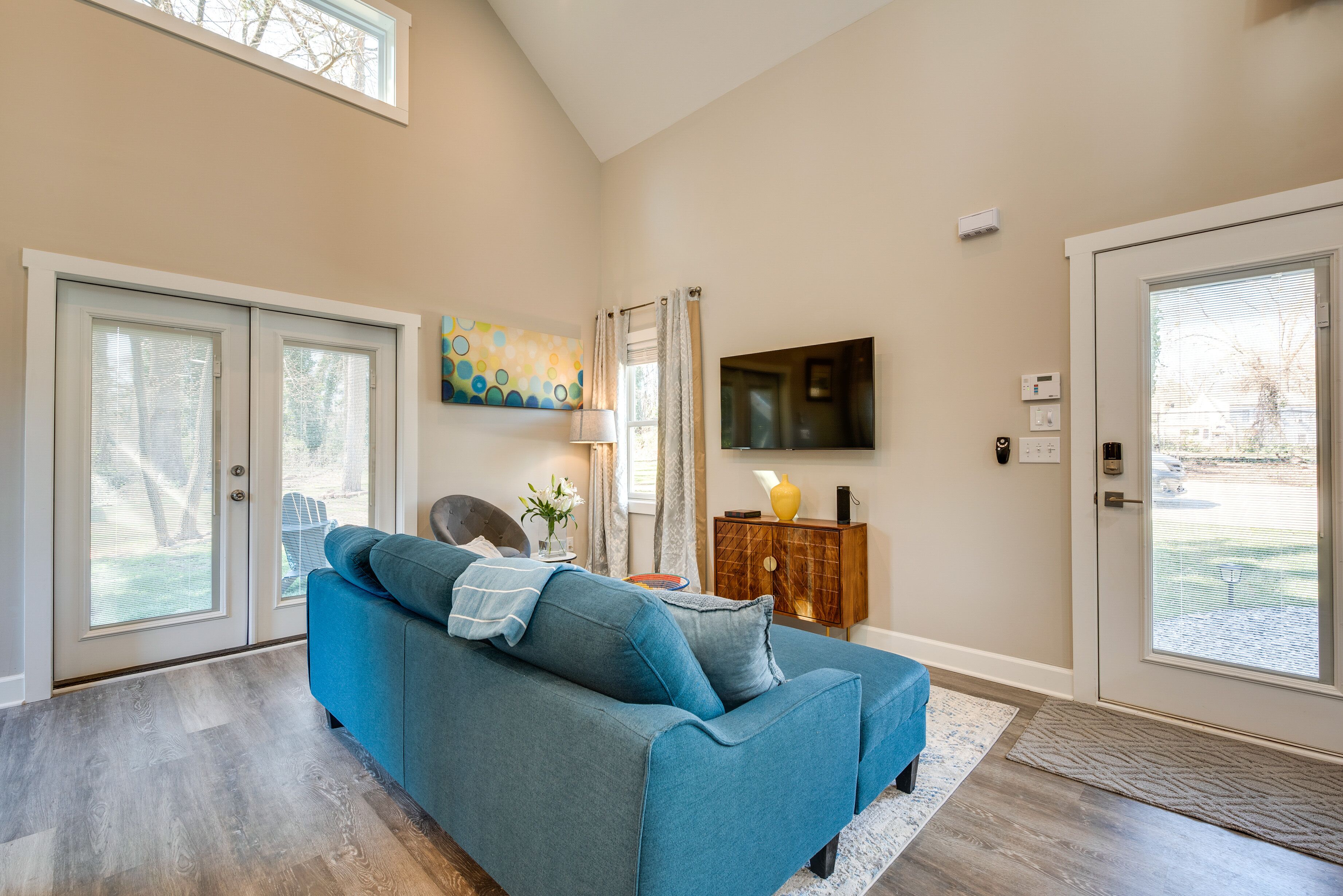 West Atlanta Craftsman Studio with Front Yard!