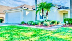 Unclassified image, 2 of 50, button - Ref 400. Lake Berkley. Villa with own pool. Near Disney (Kissimmee)