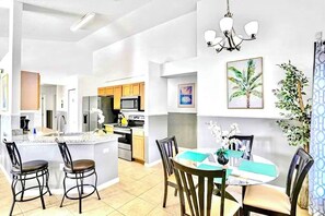 Dining - Ref 08. Lake Berkley. Stunning Villa , own pool. Near Disney (Kissimmee)