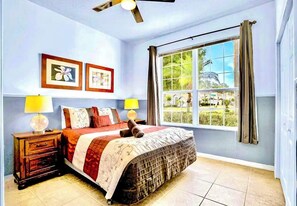 4 habitaciones, tabla de planchar con plancha, wifi y ropa de cama 