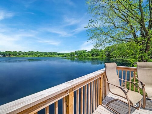 Lake Front - Hot Tub - Kayaks - Fire Pit-Sleeps 10