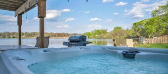 Lake Front - Hot Tub - Kayaks - Fire Pit-Sleeps 10