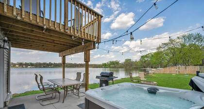 Lake Front - Hot Tub - Kayaks - Fire Pit-Sleeps 10