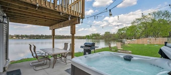 Lake Front - Hot Tub - Kayaks - Fire Pit-Sleeps 10