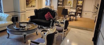 Huaxia Hotel