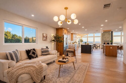 7-acre Wine Country Ranch, Sweeping Views, Close to Downtown!
