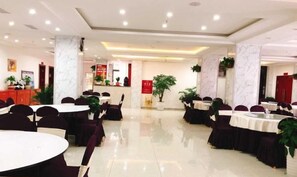 Dining - Mingzhu Hotel (Qingchuan)