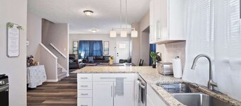 4BR 7 Min to Downtown Great For Groups