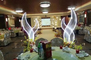 Unclassified image, 2 of 31, button - Lian Shan Longshan Garden Hotel (Lianshan)