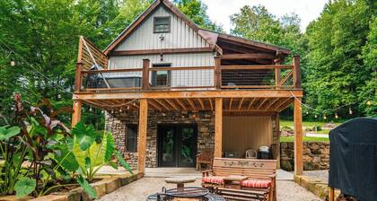 Cabin Retreat on quiet back road in Amish Country