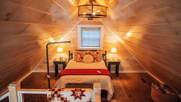 2 bedrooms, travel crib, WiFi (free), bed sheets