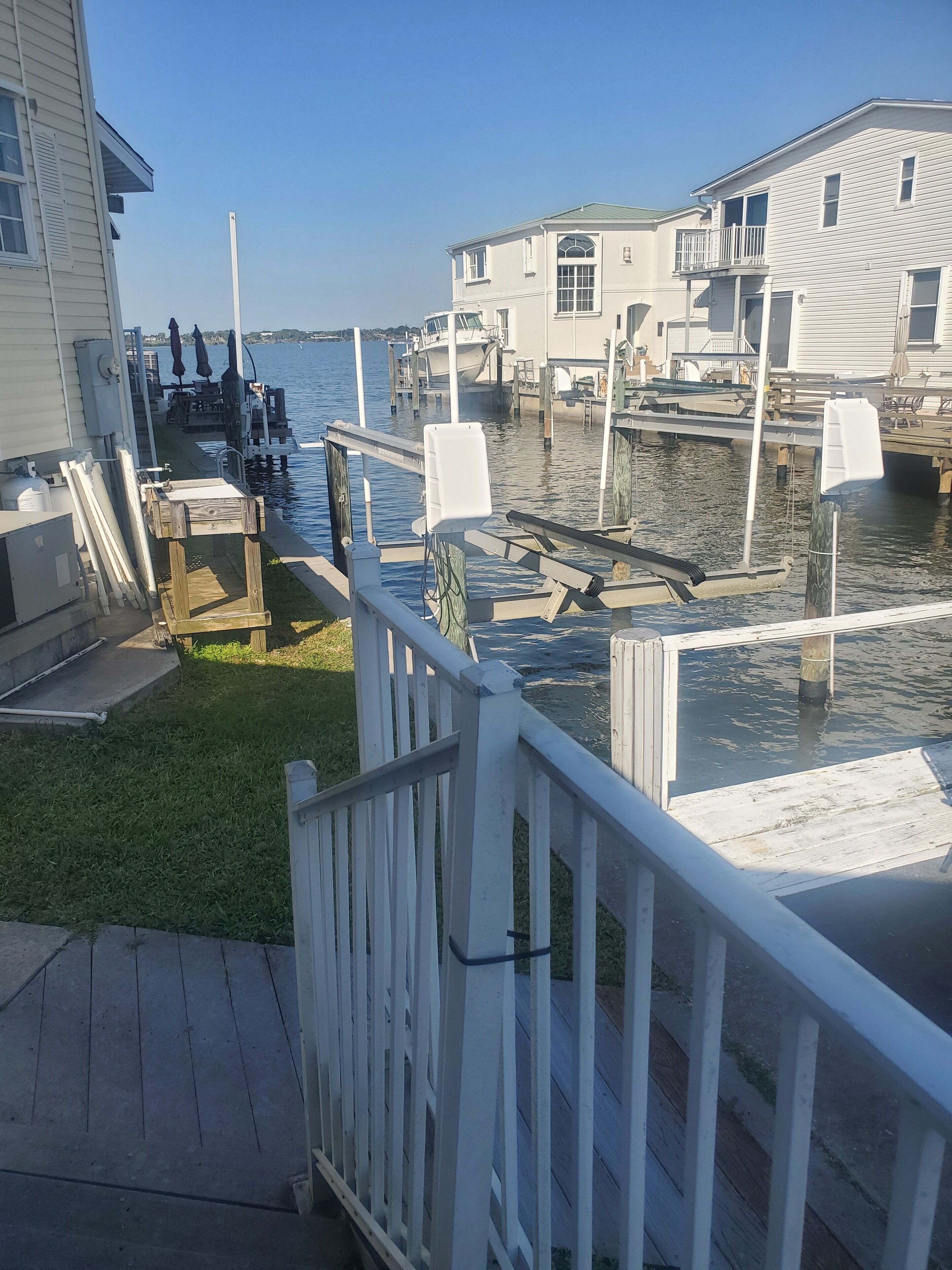Walk to ocean on canal great views 