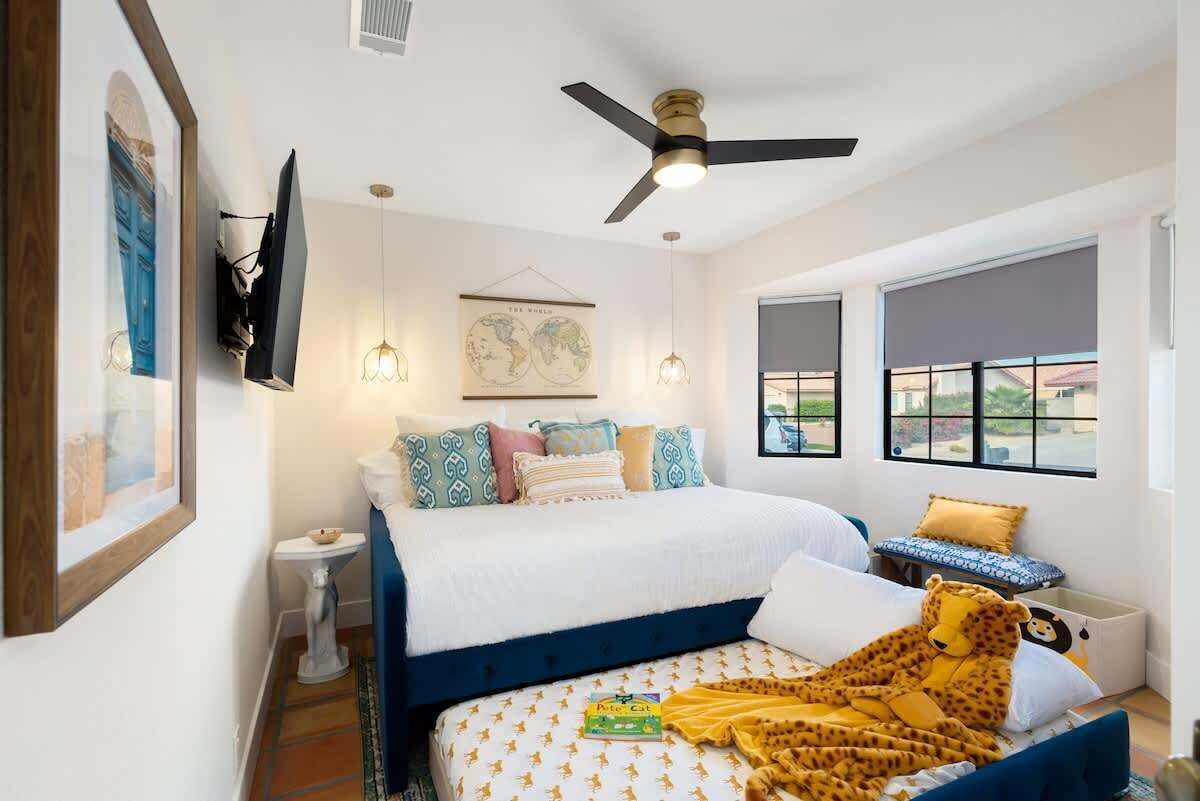 5 bedrooms, iron/ironing board, free WiFi, bed sheets