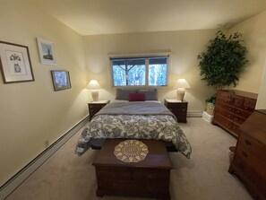 2 bedrooms, desk, iron/ironing board, free WiFi