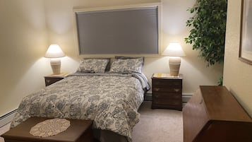 2 bedrooms, desk, iron/ironing board, free WiFi