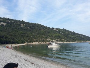 Beach nearby - Holiday home with a large garden (Krnica)