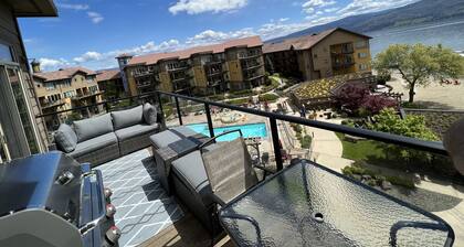 Your personal oasis! 3 bedroom condo! Top floor!