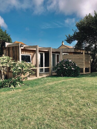 The Aggie Hideaway, unique cosy cabin