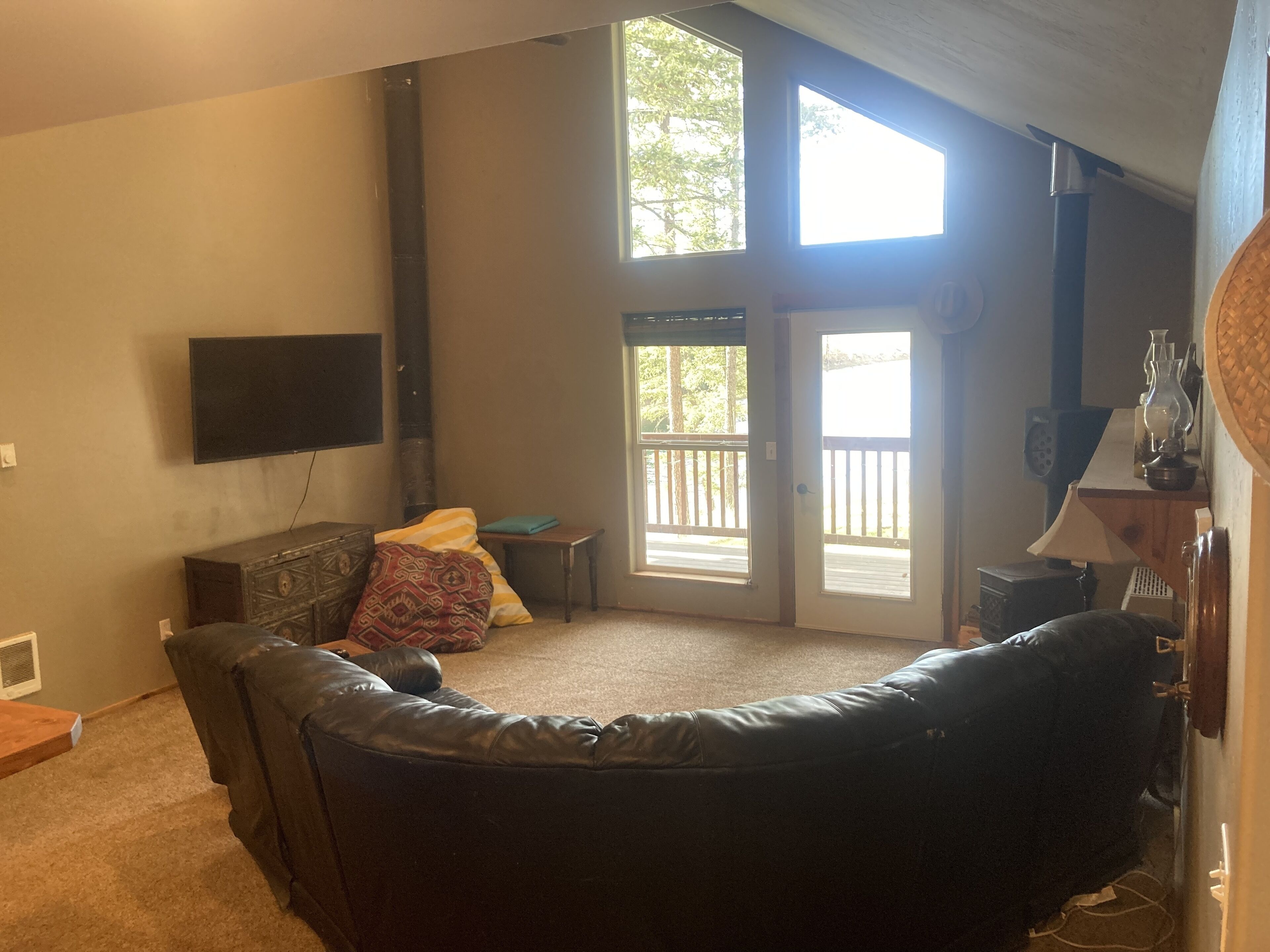 Sunset over the pond, minutes from down town, hot tub included