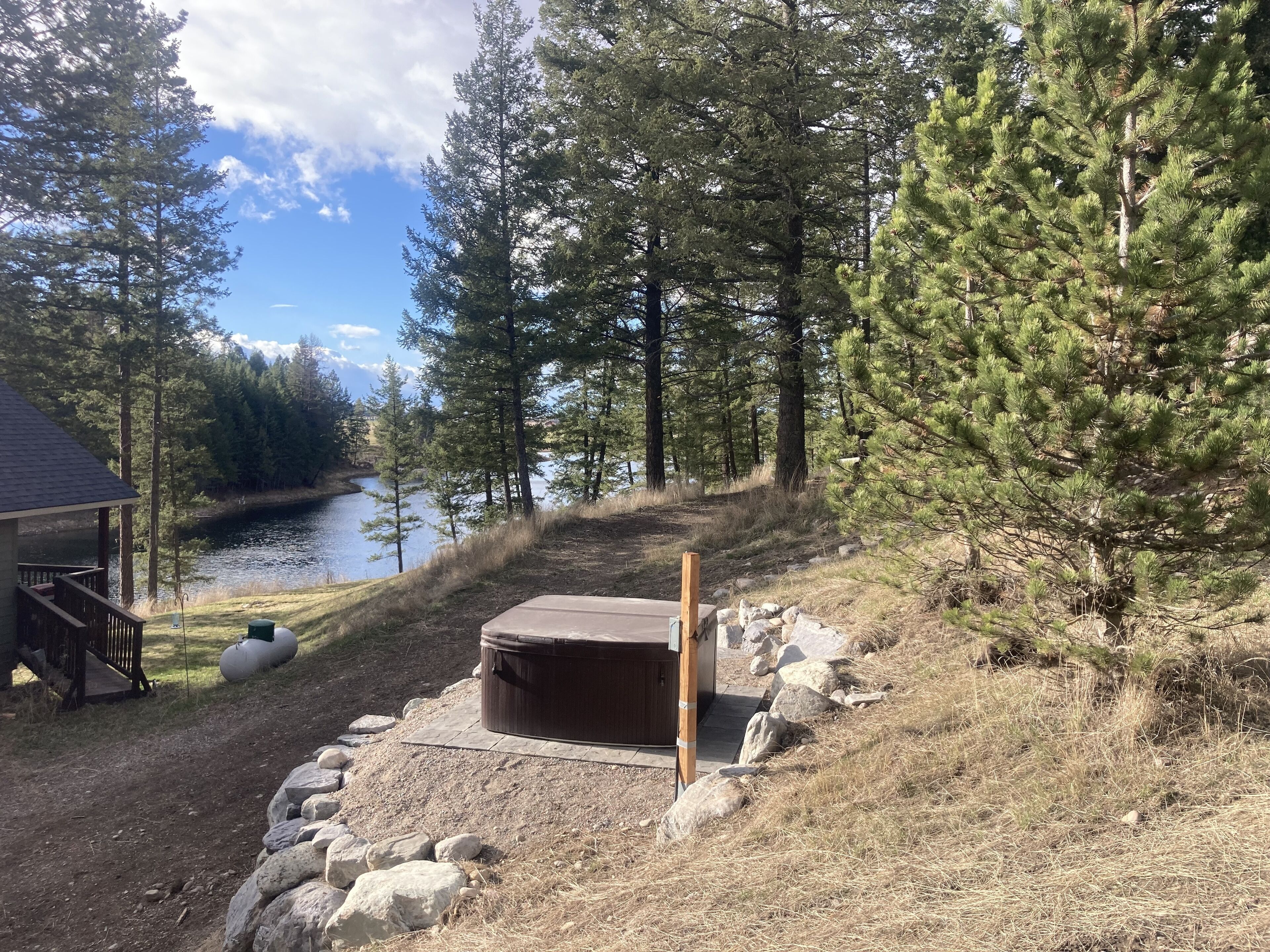 Sunset over the pond, minutes from down town, hot tub included