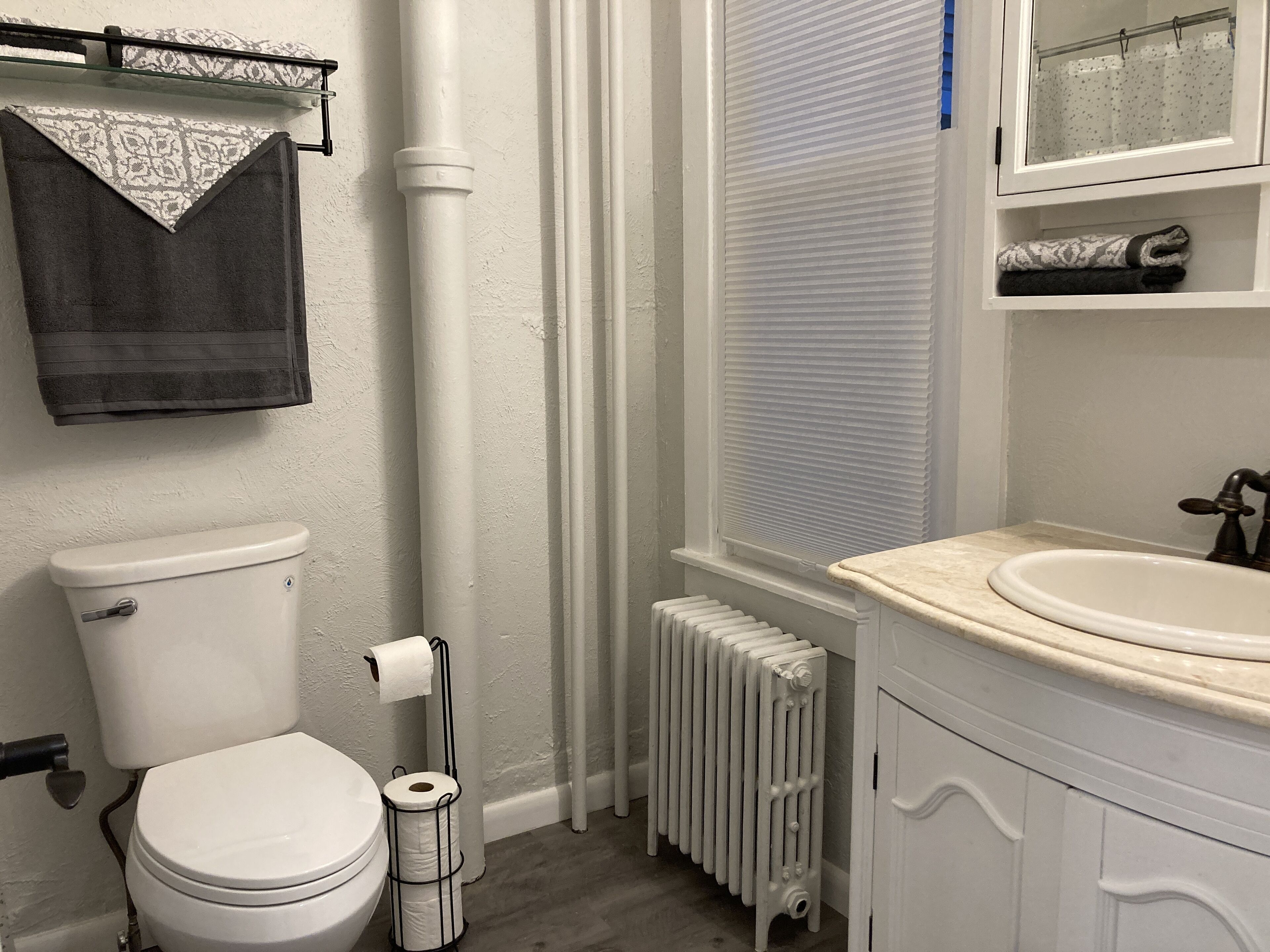 Full first floor apartment near West Reading and Alvernia University