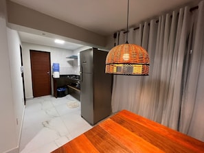 Apartamento Premium | Ropa de cama de alta calidad, minibar, wifi gratis
